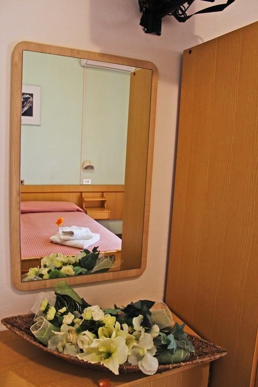 Lina Hotel 2*
